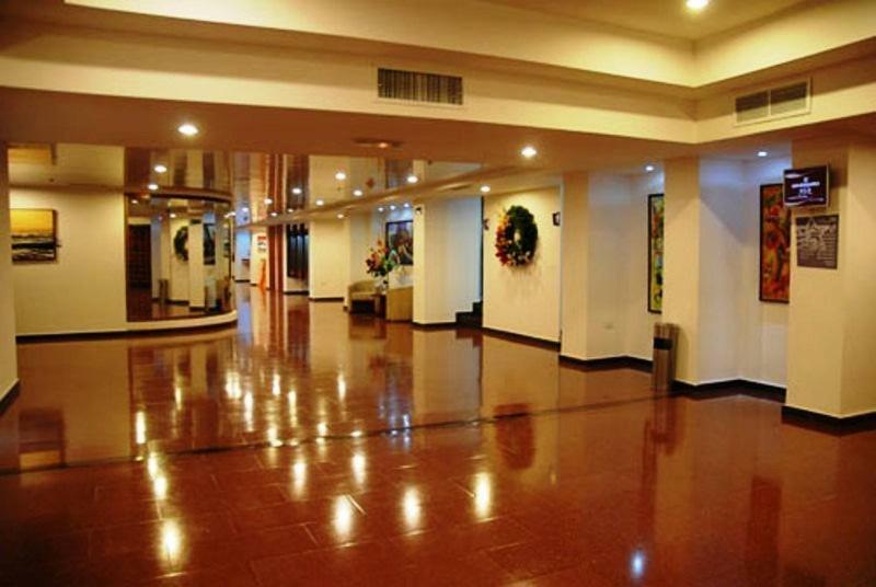 Hotel Cristina Suites Puerto La Cruz Екстер'єр фото